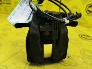 Begagnade Främre bromsok, höger Mercedes A (W169) 2.0 A-160 CDI 16V 5-Drs. Pris € 50,00 Marginaltabell erbjuds av de Nollen autorecycling