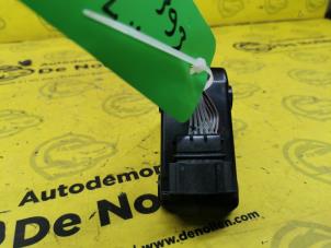 Begagnade Antennförstärkare Volkswagen Golf V (1K1) 2.0 GTI 16V Pris € 16,00 Marginaltabell erbjuds av de Nollen autorecycling