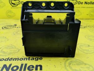 Begagnade Komfortmodul Volkswagen Golf V (1K1) 2.0 GTI 16V Pris € 39,99 Marginaltabell erbjuds av de Nollen autorecycling