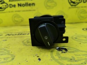 Begagnade Ljusbrytare Mercedes A (W169) 2.0 A-160 CDI 16V 5-Drs. Pris € 25,00 Marginaltabell erbjuds av de Nollen autorecycling