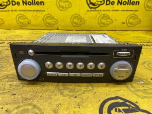 Używane Radioodtwarzacz CD Mitsubishi Colt (Z2/Z3) 1.5 12V DI-D HP CZ3 Cena na żądanie oferowane przez de Nollen autorecycling