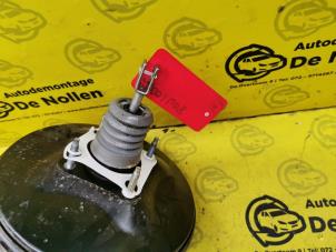 Gebruikte Rembekrachtiger Ford Fiesta 7 1.5 EcoBoost 12V ST Prijs € 40,00 Margeregeling aangeboden door de Nollen autorecycling