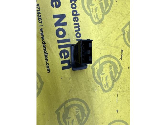 Torkarbrytare från en Land Rover Freelander Hard Top 2.0 di 2000