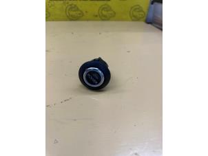 Used Start/stopp-brytare Ford Focus 3 2.0 ST EcoBoost 16V Price € 14,95 Margin scheme offered by de Nollen autorecycling