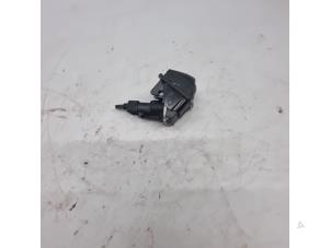 Begagnade Backkamera BMW 5 serie (F10) 523i 24V Pris € 125,00 Marginaltabell erbjuds av de Nollen autorecycling