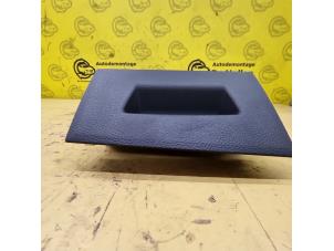 Begagnade Handskfack BMW 1 serie (F21) 116i 1.5 TwinPower 12V Pris € 50,00 Marginaltabell erbjuds av de Nollen autorecycling