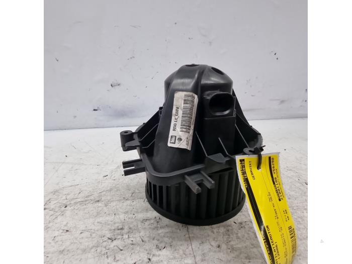 Chaufage Ventilatiemotor van een MINI Mini Open (R52) 1.6 16V Cooper S 2006