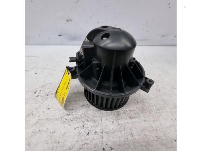 Chaufage Ventilatiemotor van een MINI Mini Open (R52) 1.6 16V Cooper S 2006