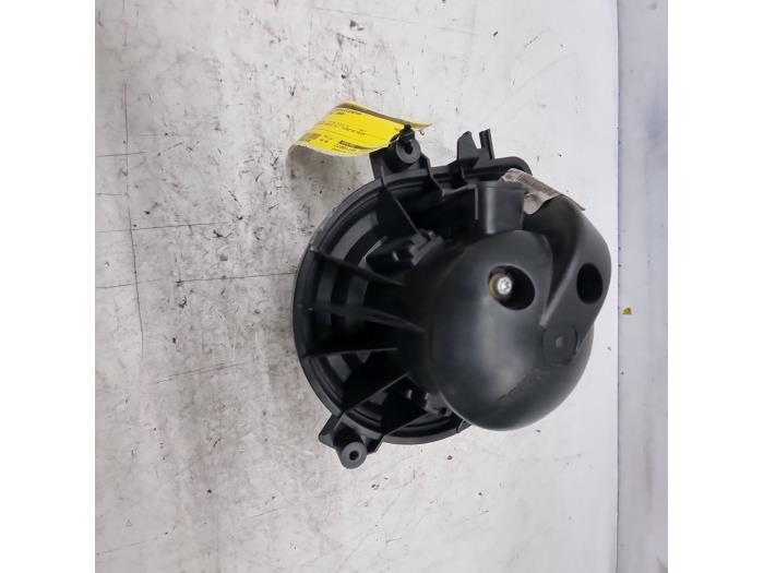 Chaufage Ventilatiemotor van een MINI Mini Open (R52) 1.6 16V Cooper S 2006