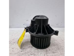 Gebruikte Chaufage Ventilatiemotor Austin Mini Open (R52) 1.6 16V Cooper S Prijs € 40,00 Margeregeling aangeboden door de Nollen autorecycling