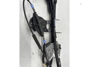 Gebruikte Ruitmechaniek 2Deurs rechts-voor Volkswagen Golf III Cabrio Restyling (1E7) 1.8 Prijs € 40,00 Margeregeling aangeboden door de Nollen autorecycling