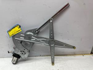 Gebruikte Ruitmechaniek 2Deurs rechts-voor Renault Kangoo Express (FW) 1.5 dCi 85 Prijs € 40,00 Margeregeling aangeboden door de Nollen autorecycling