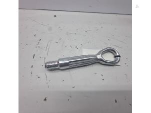 Gebruikte Sleepoog voor BMW 1 serie (F20) 118d 2.0 16V Prijs € 25,00 Margeregeling aangeboden door de Nollen autorecycling