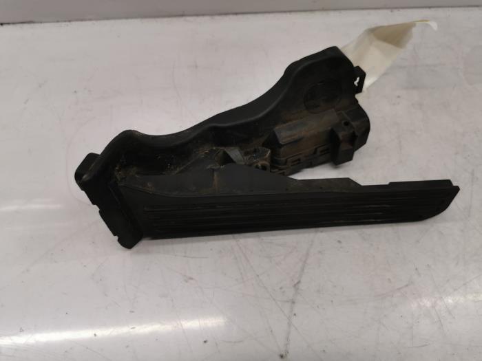 Gaspedal från en Volkswagen Golf V (1K1) 1.4 FSI 16V 2004