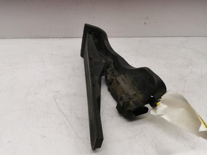 Gaspedal från en Volkswagen Golf V (1K1) 1.4 FSI 16V 2004