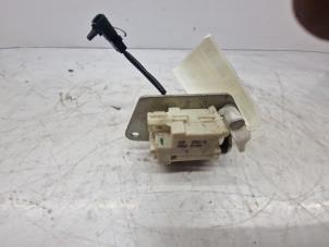 Używane Mechanizm zamka tylnej klapy Fiat Panda (169) 1.2 Fire Cena € 30,00 Procedura marży oferowane przez de Nollen autorecycling