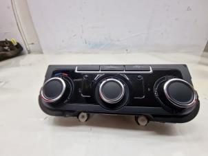 Begagnade Klimatpanel Volkswagen Caddy III (2KA,2KH,2CA,2CH) 1.6 TDI 16V Pris € 50,00 Marginaltabell erbjuds av de Nollen autorecycling