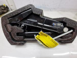 Begagnade Domkraftsset Citroen C1 1.0 12V Pris € 25,00 Marginaltabell erbjuds av de Nollen autorecycling