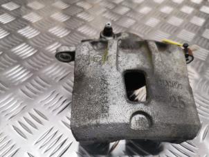 Używane Zacisk hamulcowy prawy przód Ssang Yong Tivoli 1.6 e-XDi 16V 2WD Cena na żądanie oferowane przez de Nollen autorecycling