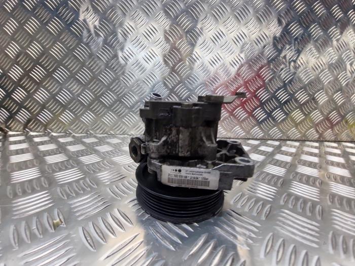 Servostyrningspump från en Alpina B6 Cabriolet (E64) 4.4 V8 32V 2011