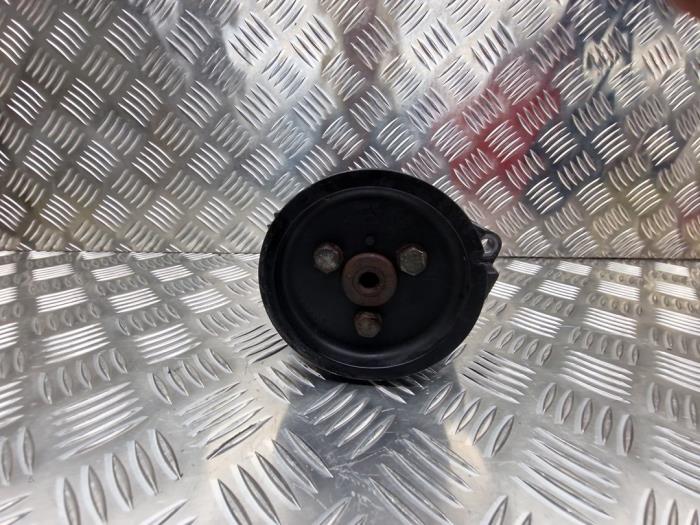 Servostyrningspump från en Alpina B6 Cabriolet (E64) 4.4 V8 32V 2011