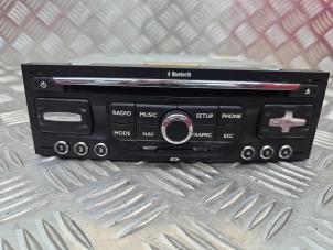 Begagnade CD-spelare med radio Peugeot 5008 I (0A/0E) 1.6 THP 16V Pris € 200,00 Marginaltabell erbjuds av de Nollen autorecycling