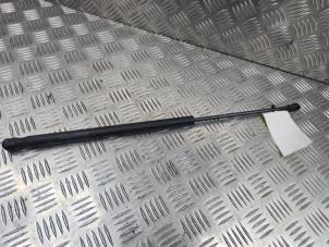 Gebruikte Gasdemper links-achter Toyota Aygo (B10) 1.0 12V VVT-i Prijs € 15,00 Margeregeling aangeboden door de Nollen autorecycling