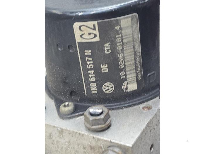 ABS-pump från en Volkswagen Golf V (1K1) 2.0 TFSI GTI 16V 2005
