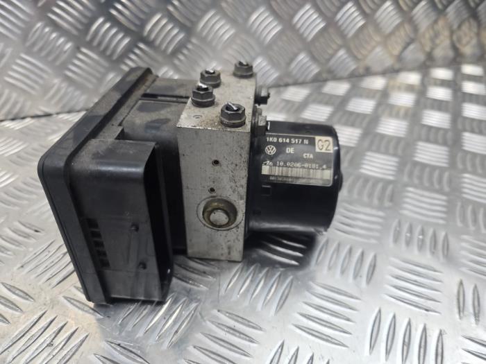 ABS-pump från en Volkswagen Golf V (1K1) 2.0 TFSI GTI 16V 2005
