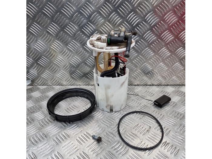 Elektrisk bränslepump från en Renault Trafic (1FL/2FL/3FL/4FL) 1.6 dCi 90 2019