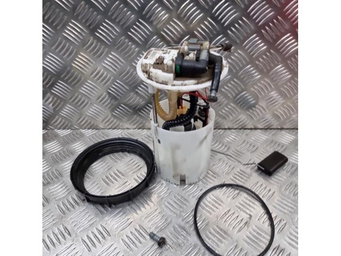 Elektrisk bränslepump från en Renault Trafic (1FL/2FL/3FL/4FL) 1.6 dCi 90 2019