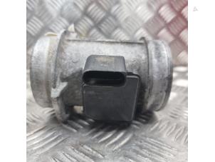 Gebruikte Luchtmassameter Skoda Superb (3U4) 2.5 TDI V6 24V Prijs € 30,00 Margeregeling aangeboden door de Nollen autorecycling