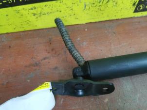 Gebruikte Gasdemper links-achter Audi A3 Sportback (8YA) 1.5 35 TFSI 16V Mild Hybrid Prijs op aanvraag aangeboden door de Nollen autorecycling