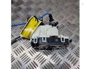 Gebruikte Portierslot Mechaniek 4Deurs links-voor Mercedes A (W176) 2.0 A-250 Turbo 16V Prijs € 49,95 Margeregeling aangeboden door de Nollen autorecycling