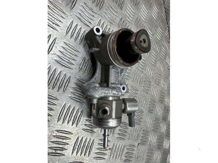 Högtryckspump från en BMW 1 serie (F20) 116i 1.6 16V 2013