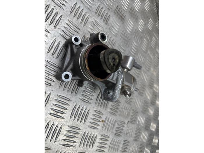 Högtryckspump från en BMW 1 serie (F20) 116i 1.6 16V 2013