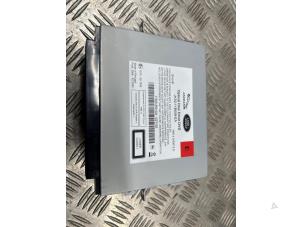 Używane Odtwarzacz CD Landrover Range Rover Sport (LW) 3.0 SDV6 Cena € 325,00 Procedura marży oferowane przez de Nollen autorecycling