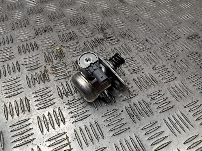 Högtryckspump från en MINI Mini (F56) 1.5 12V Cooper 2014