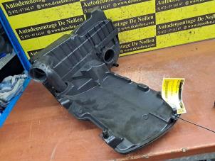 Gebruikte Luchtfilterhuis Renault Twingo (C06) 1.2 16V Quickshift Prijs € 40,00 Margeregeling aangeboden door de Nollen autorecycling