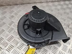 Używane Silnik wentylatora nagrzewnicy Seat Ibiza ST (6J8) 1.2 TDI Ecomotive Cena € 40,00 Procedura marży oferowane przez de Nollen autorecycling