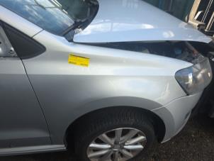 Używane Blotnik prawy przód Volkswagen Polo V (6R) 1.2 TDI 12V BlueMotion Cena € 75,00 Procedura marży oferowane przez de Nollen autorecycling