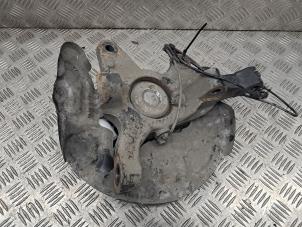 Gebruikte Fusee links-voor Mercedes Vito (447.6) 2.0 114 CDI 16V Prijs € 240,00 Margeregeling aangeboden door de Nollen autorecycling