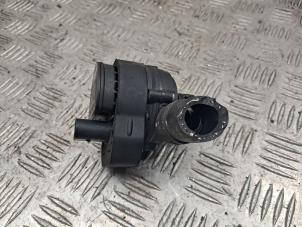 Używane Pompa wodna Mercedes Vito (447.6) 2.0 114 CDI 16V Cena € 60,00 Procedura marży oferowane przez de Nollen autorecycling