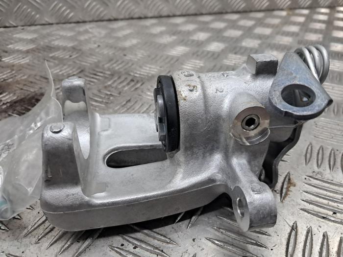 Bakre bromsok, vänster från en Abarth 500/595/695 1.4 T-Jet 16V Esse Esse 2015