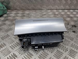 Begagnade Askkopp, fram Volkswagen Touareg (7PA/PH) 3.0 TDI V6 24V BlueMotion Technology SCR Pris € 35,00 Marginaltabell erbjuds av de Nollen autorecycling