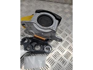 Begagnade Motorfäste Landrover Discovery Sport (LC) 2.0 P200 MHEV 16V AWD Pris € 90,75 Inklusive moms erbjuds av de Nollen autorecycling