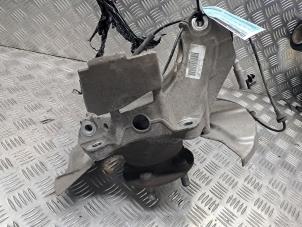 Gebruikte Asschenkel links-voor Landrover Discovery Sport (LC) 2.0 P200 MHEV 16V AWD Prijs € 200,00 Margeregeling aangeboden door de Nollen autorecycling