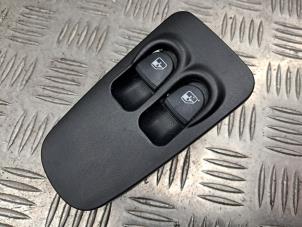 Begagnade Brytare, eldrivna fönster Lancia Ypsilon (843) 1.2 Pris € 35,00 Marginaltabell erbjuds av de Nollen autorecycling