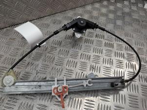 Begagnade Fönstermekanism för bakre dörr, 4-dörrars, höger Fiat Grande Punto (199) 1.4 Pris € 35,00 Marginaltabell erbjuds av de Nollen autorecycling