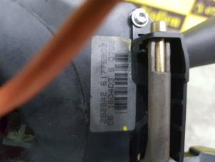 Gebruikte Licht + Raw Schakelaar Citroen C3 Pluriel (HB) 1.6 16V Prijs € 60,00 Margeregeling aangeboden door de Nollen autorecycling